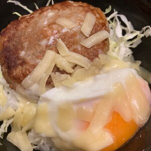 お弁当のハンバーグで☆ロコモコ丼(^^)/